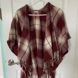 Hollister women’s size XS/S poncho. Like new. worn once. Red and white plaid.